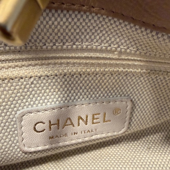 Chanel Quilted Leather Shoulder Bag - Picture 9 of 15